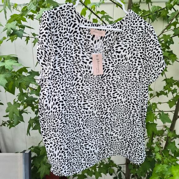 Philosophy Republic Tops - Philisophy Republic NWT Leopard Print V-Neck Blouse - Size XL